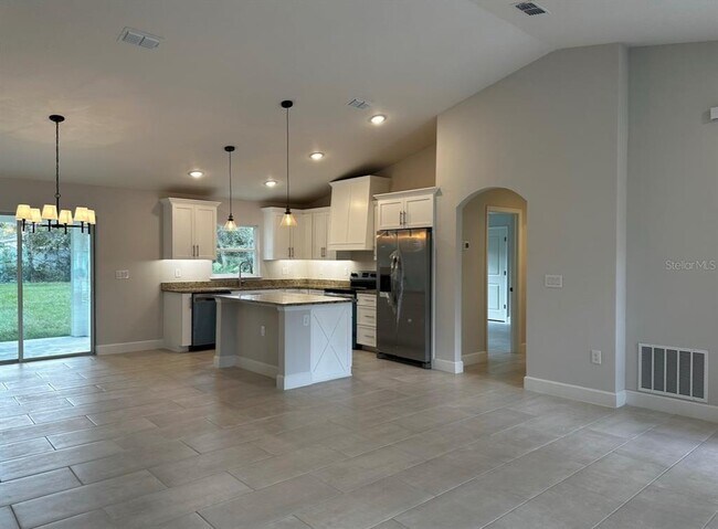 Building Photo - 1450 5th Ave