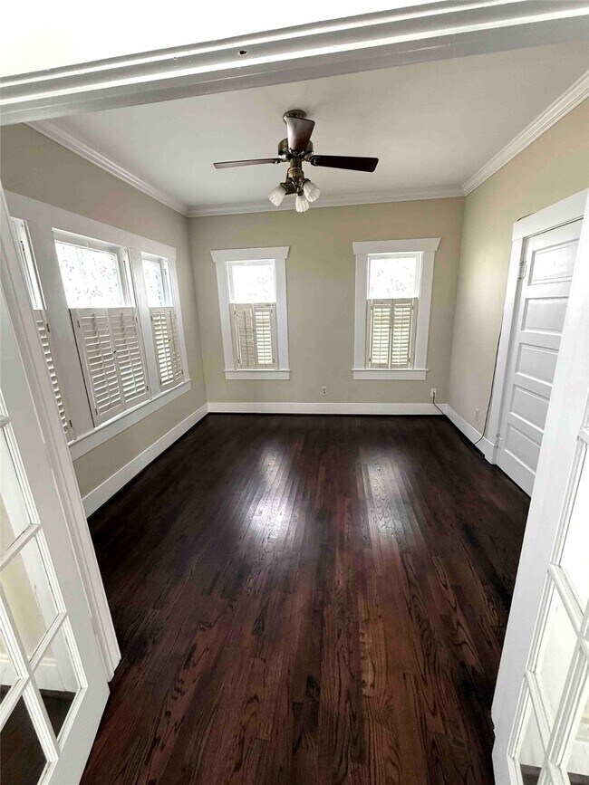 Building Photo - 604 E 17th St