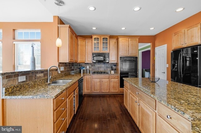 Building Photo - 206 Markham Ct