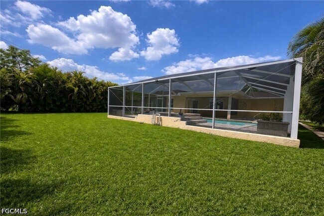 Building Photo - 2302 SW 53rd Terrace