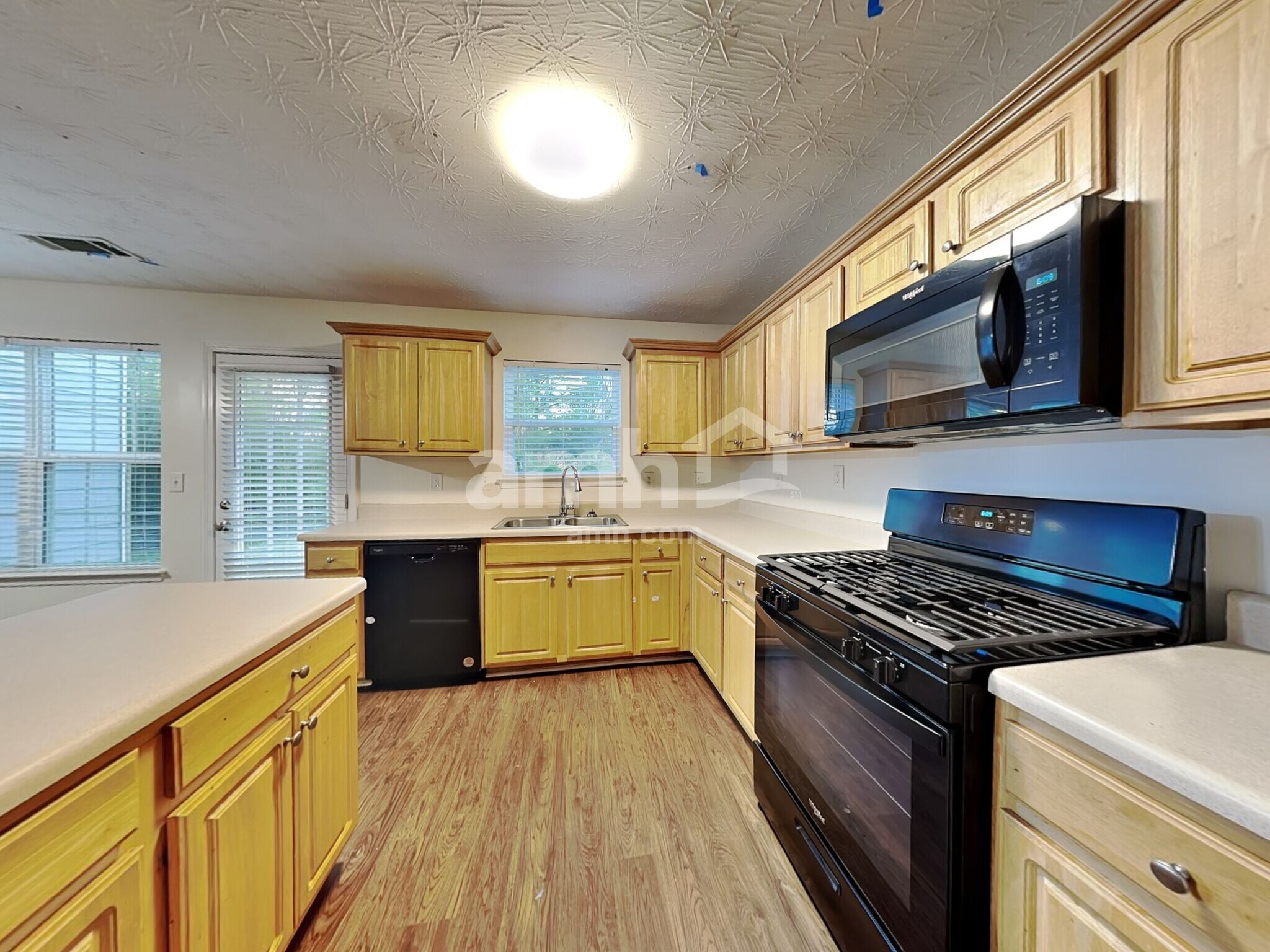 Building Photo - 247 River Pass Ct NE