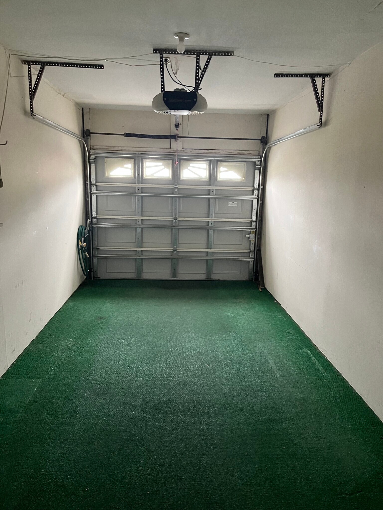 Garage - 5001 Grande Dr