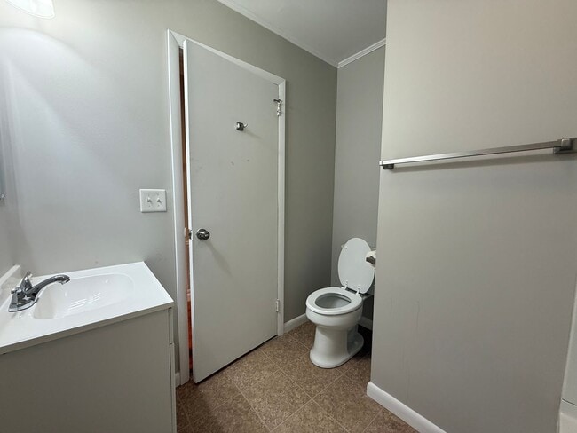 Building Photo - 3 Bedroom 1 Bathroom Home located in Greeneville, TN