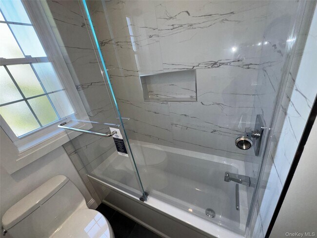 Building Photo - 85 N Broadway