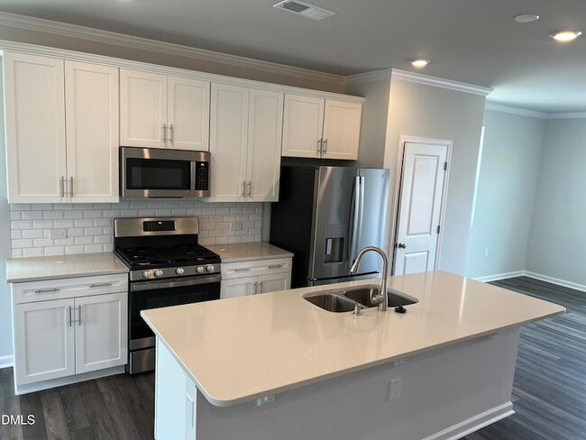 Building Photo - 642 Gimari Dr