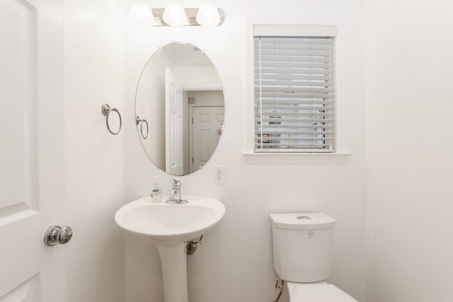 Building Photo - 3 Bed / 2.5 Bath townhome at the Cove in Redwood Shores with garage parking and EV charger. YouTu...