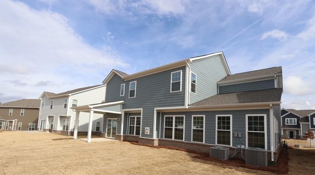 Building Photo - Huge 5-bedroom, 4-bathroom, in Poplin Grov...