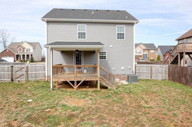 Building Photo - 702 Ellie Nat Dr