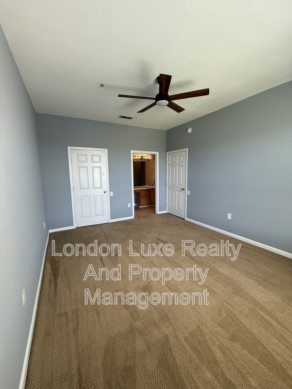 Building Photo - 7990 Baymeadows Rd