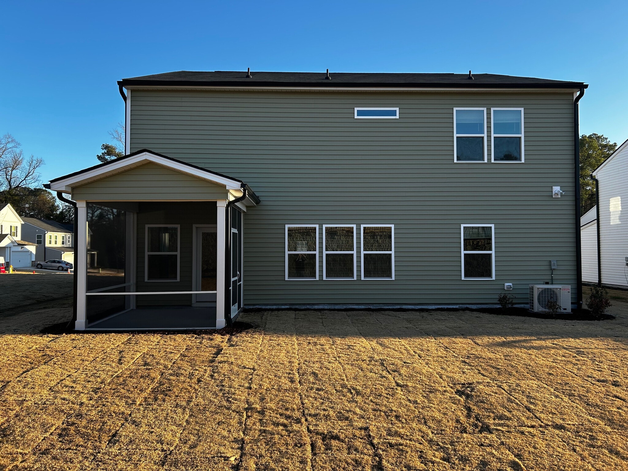 Building Photo - Room in House on Dimaggio Dr