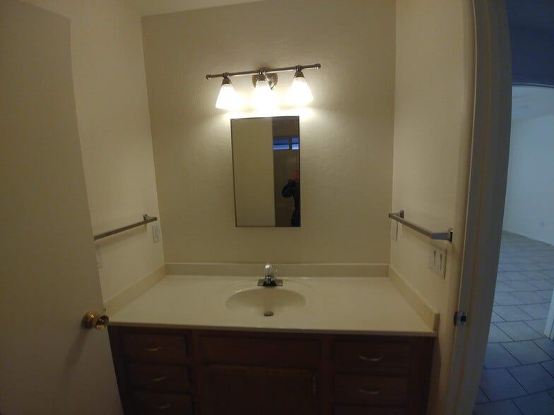 Building Photo - 89 E Cliff House Dr