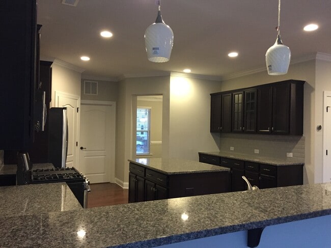 Building Photo - 2618 Snap Dragon Dr