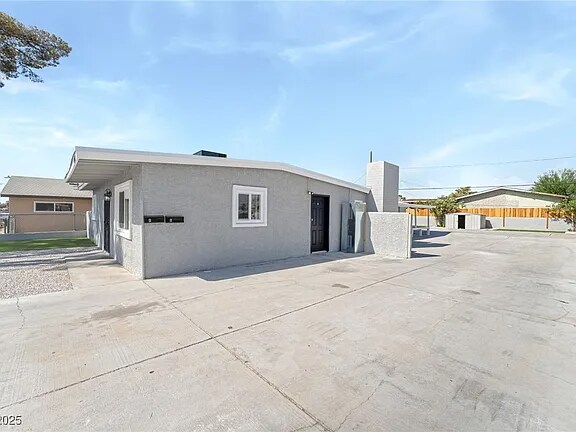 Building Photo - 2221 Ellis St