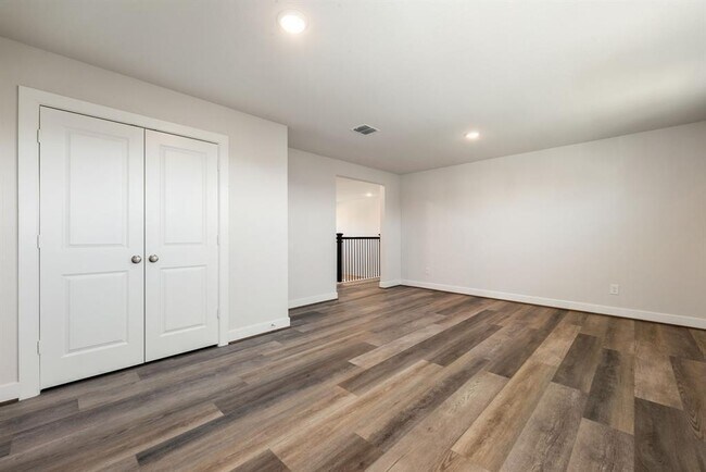 Building Photo - 20914 Kadefield Dr