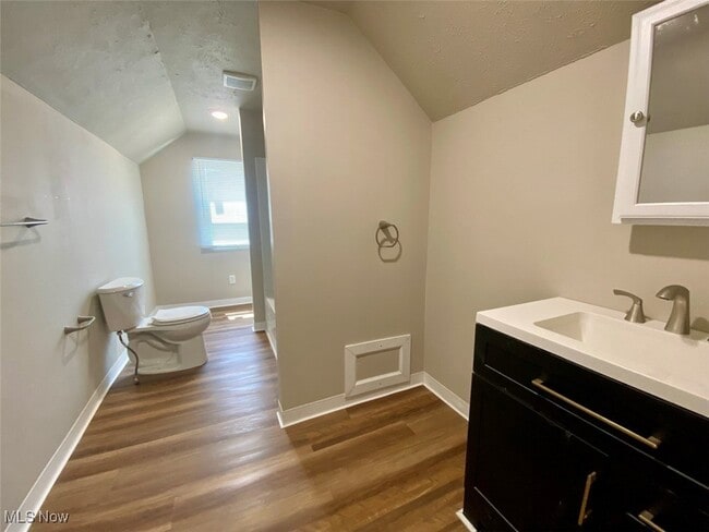 Building Photo - 456 Sunset View Dr