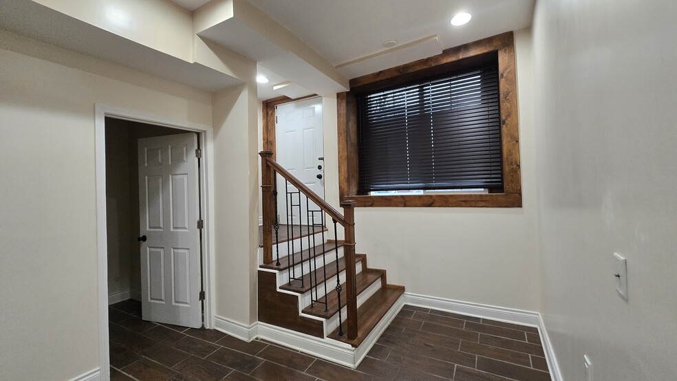 Entry way and stairs - 2917 W 38th St