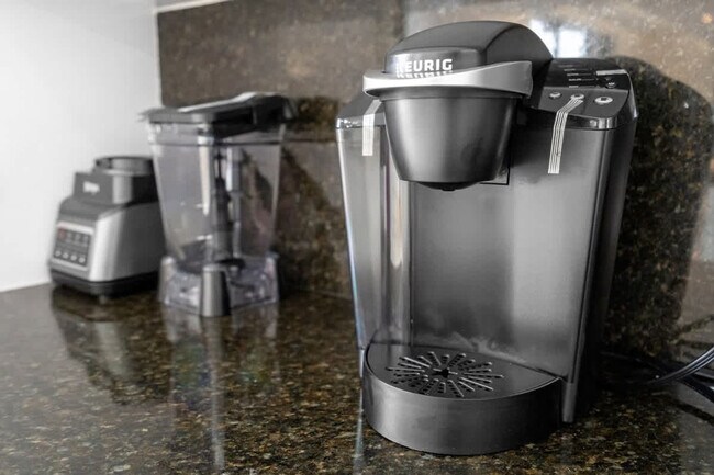 Building Photo - 468 Golden Isles Dr