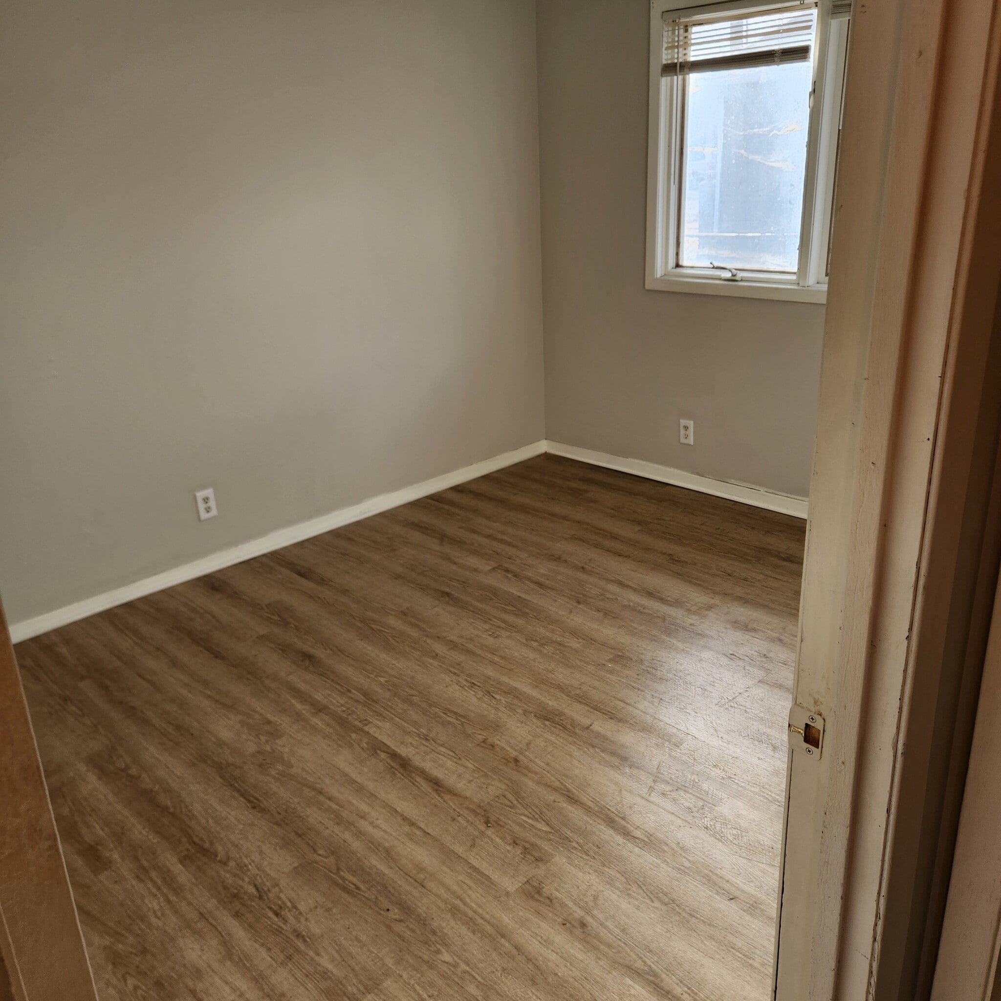 Building Photo - 129 B St