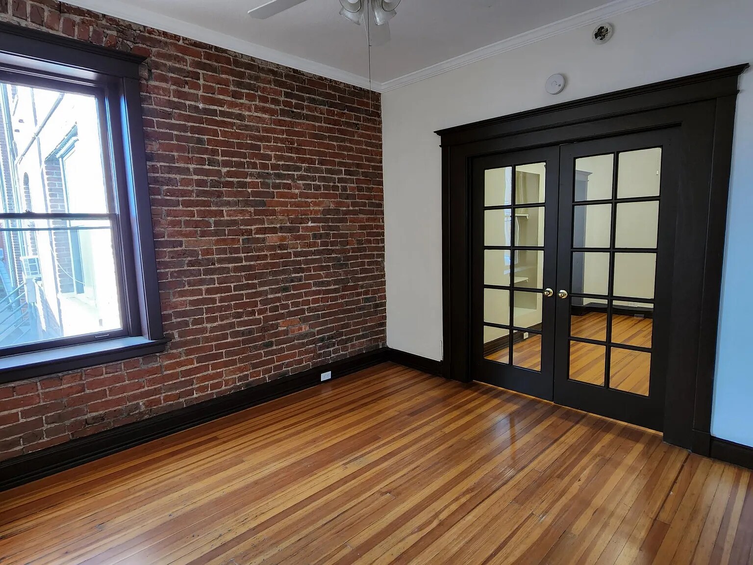 Office/Den - 1475 N Humboldt St