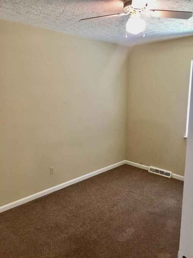 Building Photo - 2 bedroom in Forest VA 24551