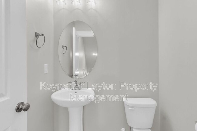 Building Photo - 453 E 690 S