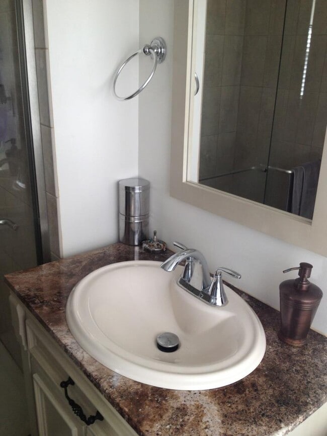 Building Photo - Premium Renovation Inside a Wonderfully Sp...