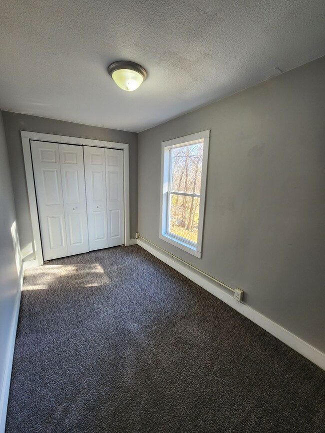 Building Photo - 2 Bedroom 2Bathroom House