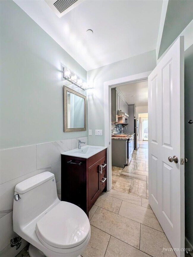 Building Photo - 754 20th Ave