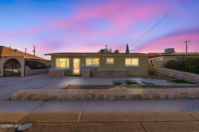 Building Photo - 6116 Navajo Ave