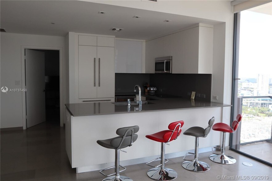 Building Photo - 88 SW 7th St