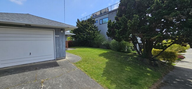 Building Photo - 3730 34th Ave SW