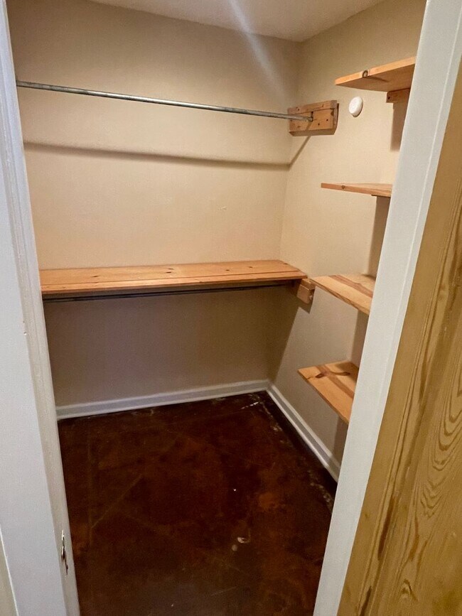 Building Photo - 2BD/1BA Shotgun in MidCity