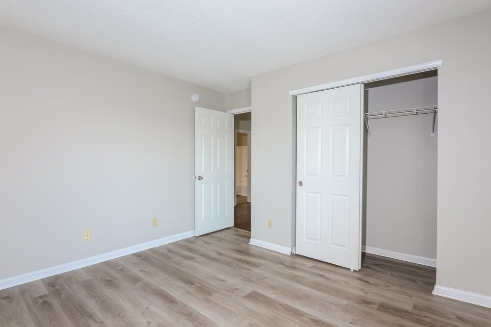 Building Photo - 1206 Kenwood Dr