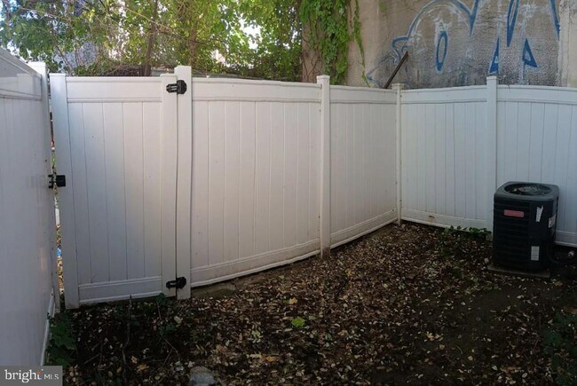 Building Photo - 431 W Berks St