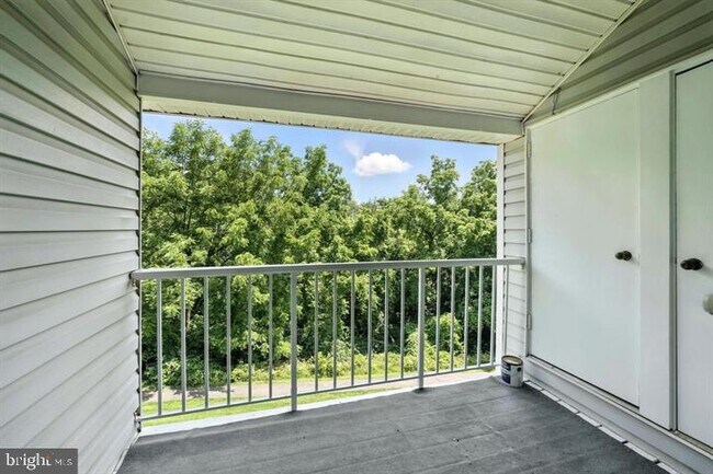 Building Photo - 20315 Beaconfield Terrace
