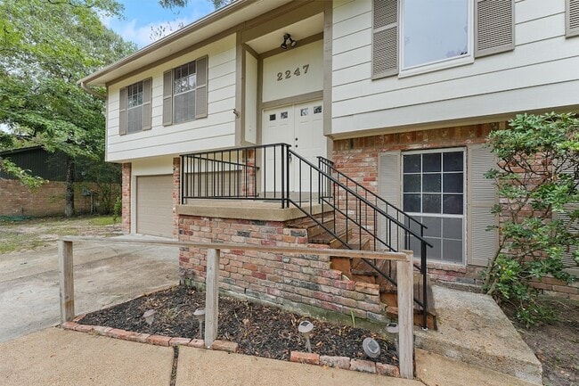 Building Photo - 2247 Oak Shores Dr