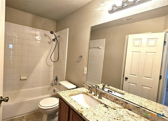 Building Photo - 400 Apache Ledge