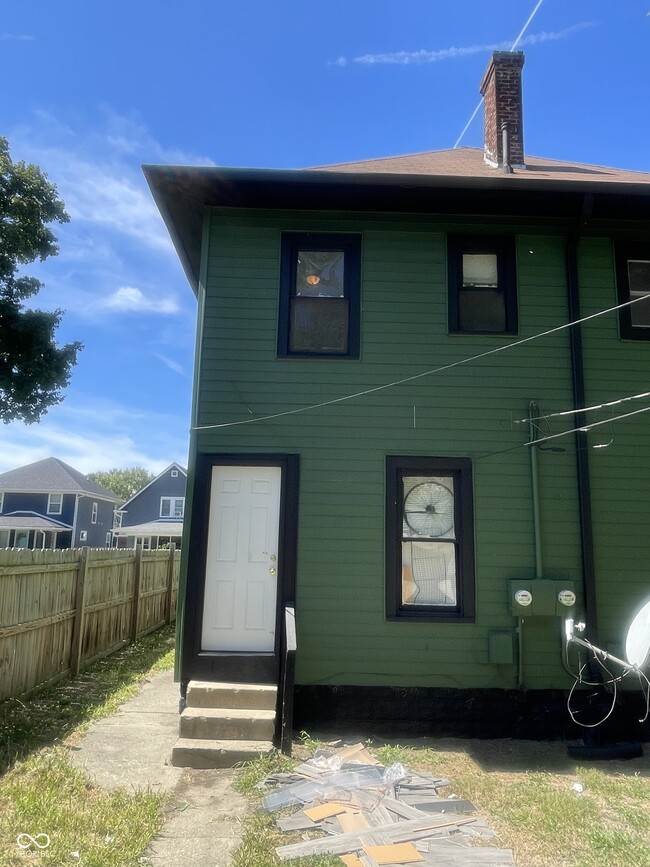 Building Photo - 613 N Tacoma Ave