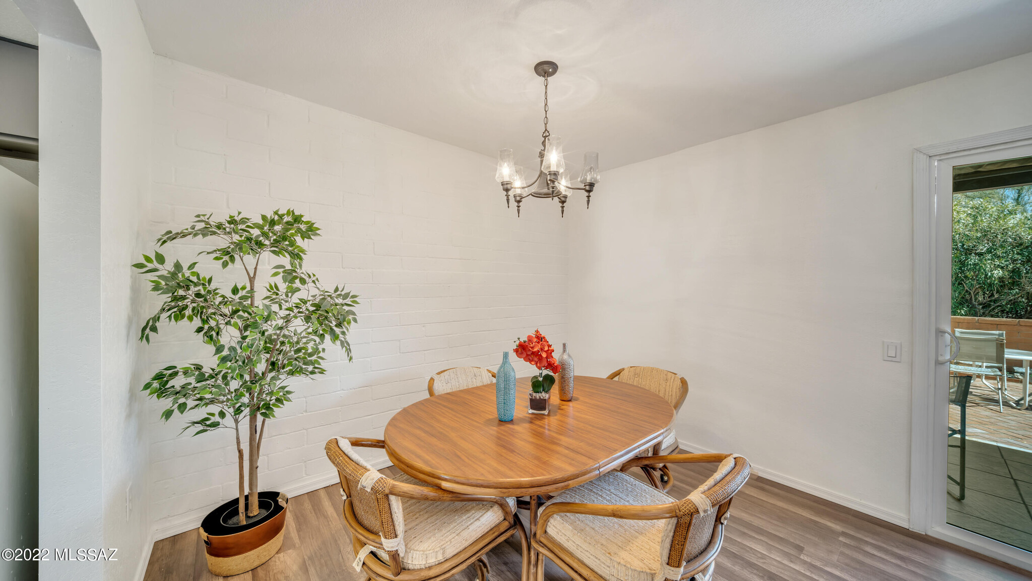 dining nook - 394 N Calle del Chancero