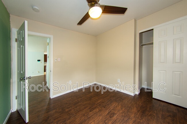 Building Photo - 5027 Green River St