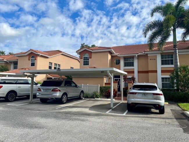 Building Photo - 9709 Shadybrook Dr