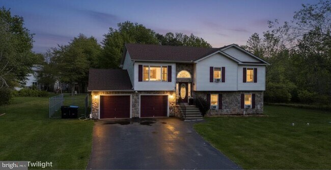 Building Photo - 449 Clearview Dr