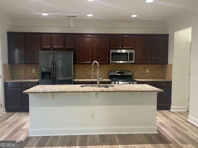 Building Photo - 5620 Beaver Ridge Dr