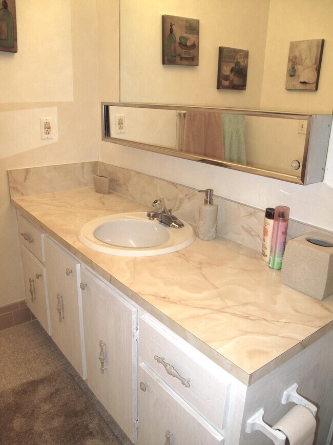 Building Photo - 14500 Canalview Dr