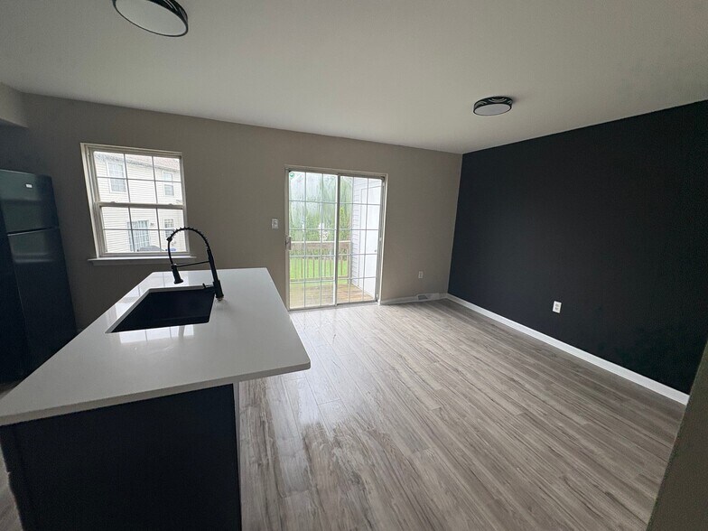 Building Photo - 209 Wild Cherry Ln