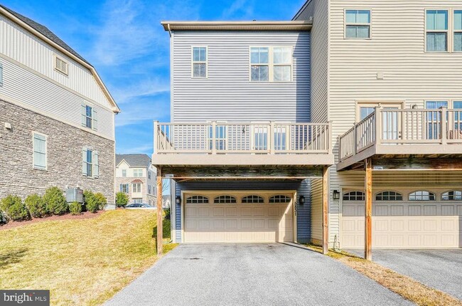 Building Photo - 5831 Pecking Stone St