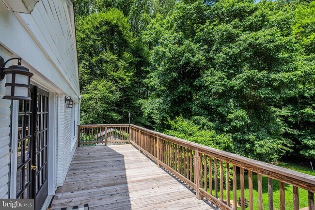 Building Photo - 7732 Canal Ct