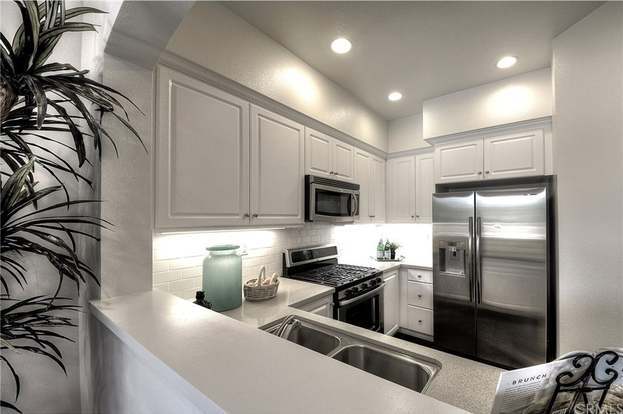 Building Photo - 31 Quartet-