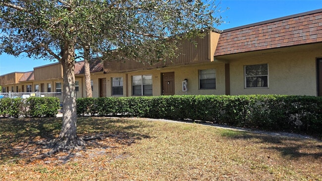 Building Photo - 416 Lakeside Dr