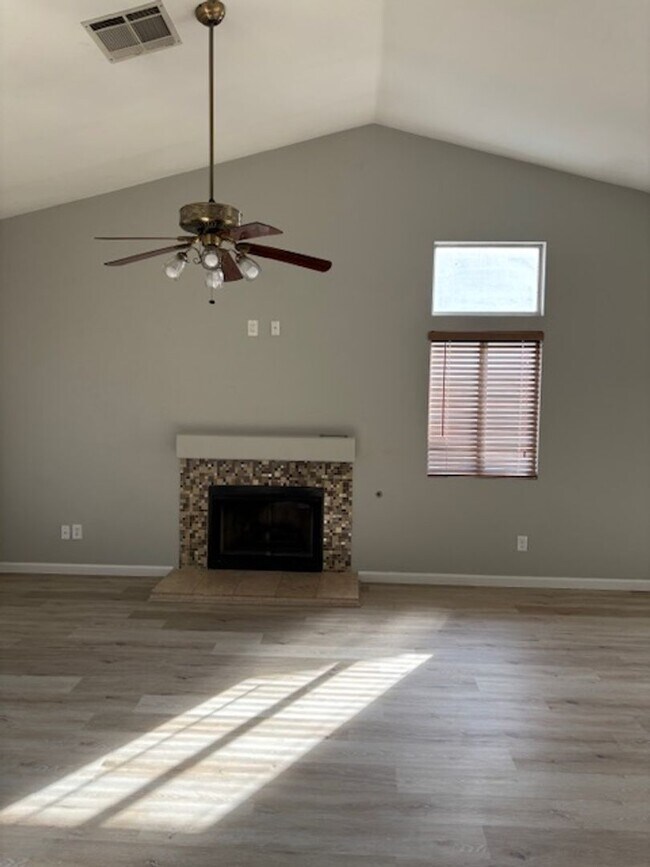 Building Photo - 122 Red Coral Dr